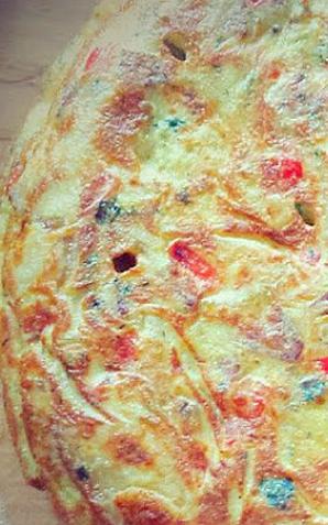 Tortilla española-hiszpańska tortilla ziemniaczana. Palce lizać!