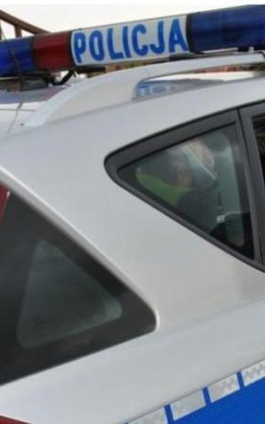 [VIDEO] Policjanci zatrzymali kierowcę, który uciekł z miejsca zdarzenia – pomogli funkcjonariusze straży miejskiej i kamery miejskiego monitoringu