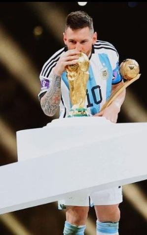 Sędzia Szymon Marciniak w znakomitym stylu zakończył najlepszy mecz mundialu Qatar 2022!  Argentyna pokonując Francję po karnych zdobywa puchar świata!