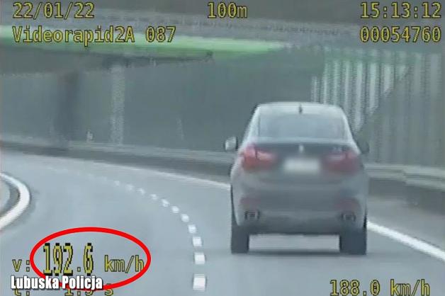 [VIDEO] 192 km/h – niebezpieczna prędkość zakończona mandatem w wysokości 2500 złotych